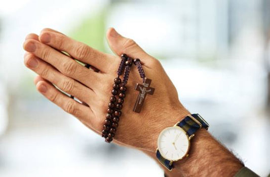 Kette mit Kreuz Gold Herren: Ein stilvolles Accessoire mit religiösem Hintergrund